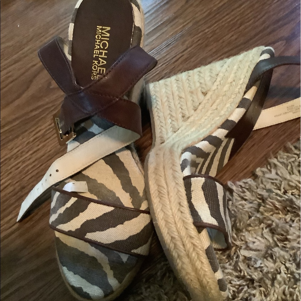 Nice shoes been worn a few times. Zebra Print